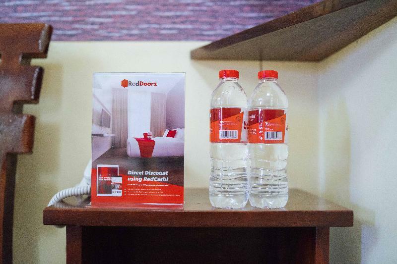 Reddoorz Premium @ Sta Rosa Tagaytay Road Hotel Silang Exterior photo